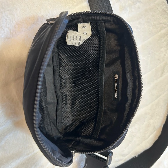 Lululemon belt bag - Picture 3 of 4